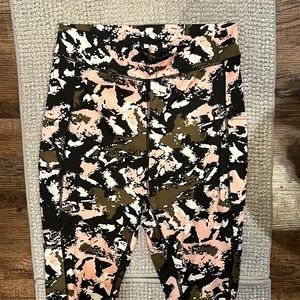 Pop Fit Pink Camo Leggings